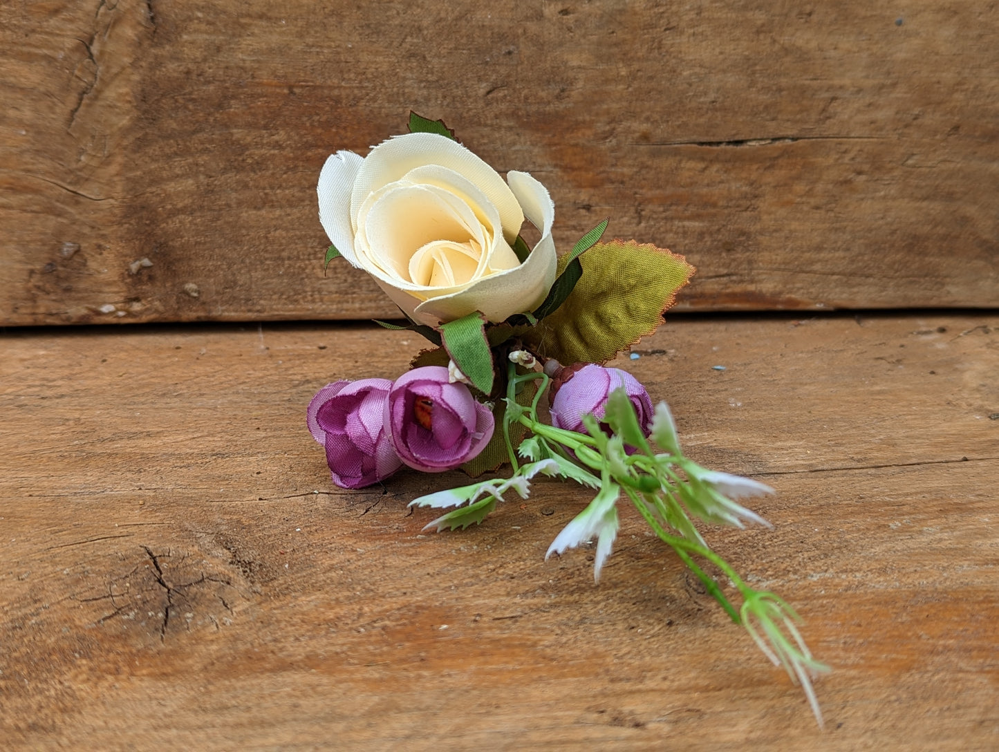 Mini-Griffin Eye Corsage